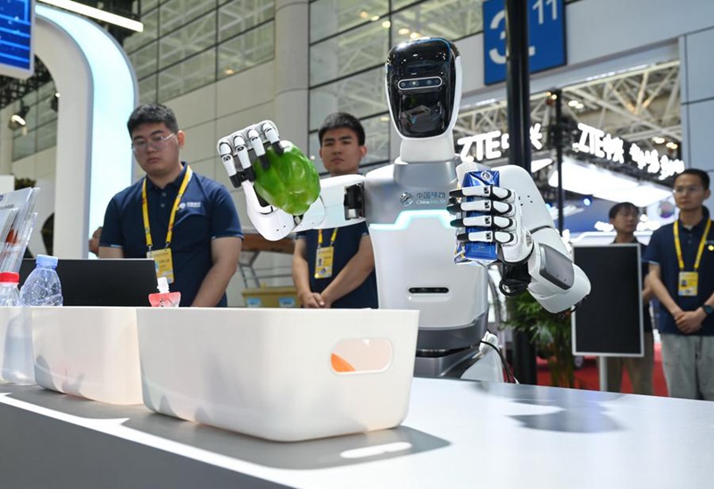 Roboti ikionekana katika picha kwenye Mkutano wa 8 wa Kilele wa China ya Kidigitali mjini Fuzhou, Mkoa wa Fujian, kusini mashariki mwa China, Aprili 29, 2025. (Xinhua/Lin Shanchuan) 