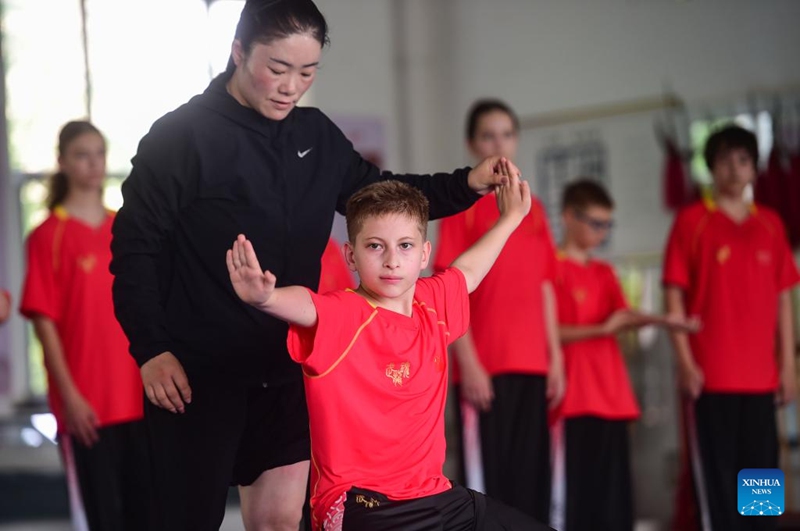 Kituo cha mafunzo cha Bajiquan mkoani Hebei, China chakaribisha wanafunzi kutoka Russia