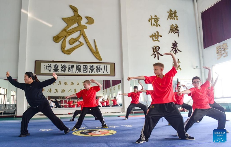 Kituo cha mafunzo cha Bajiquan mkoani Hebei, China chakaribisha wanafunzi kutoka Russia