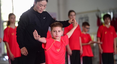 Kituo cha mafunzo cha Bajiquan mkoani Hebei, China chakaribisha wanafunzi kutoka Russia