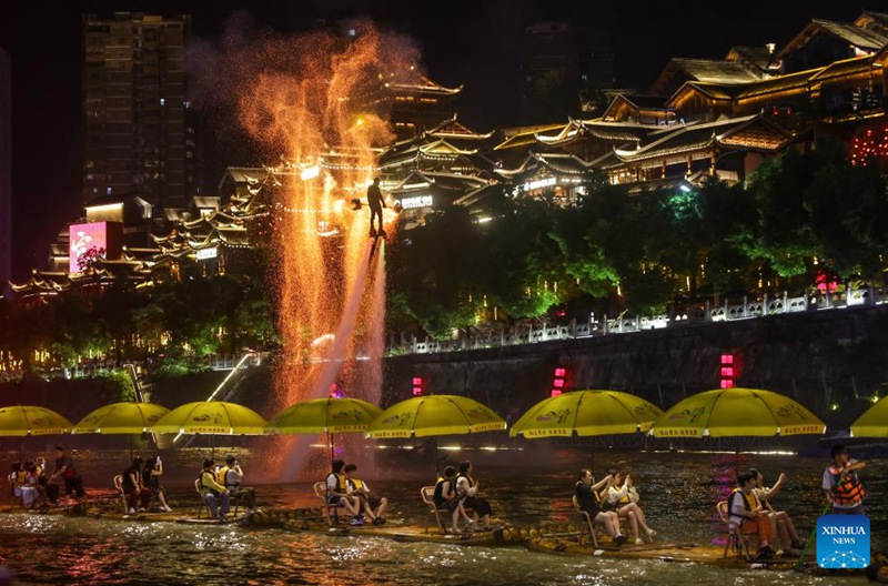 Wilaya ya Xuan’en yahimiza utalii wa usiku kando ya Mto Gongshui Katikati mwa China
