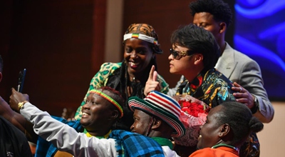 Wasanii wa Mongolia ya Ndani wawasilisha nyimbo na ngoma za Kichina nchini Ethiopia