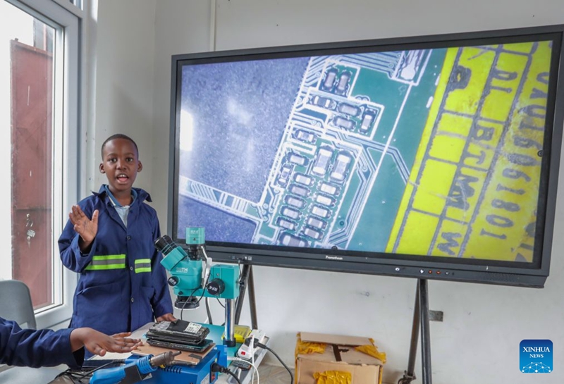 Kujifunza kwa kufanya vitendo kwawaandaa watoto wa Tanzania kwa ajili ya siku zijazo